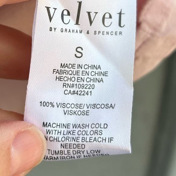 Velvet by Graham and Spencer Noria blouse, Small - Picture 9 of 9